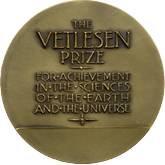 Back image of the Vetlesen Prize medal