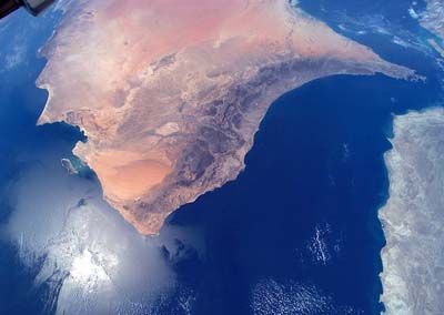 10_OmanShuttle020903