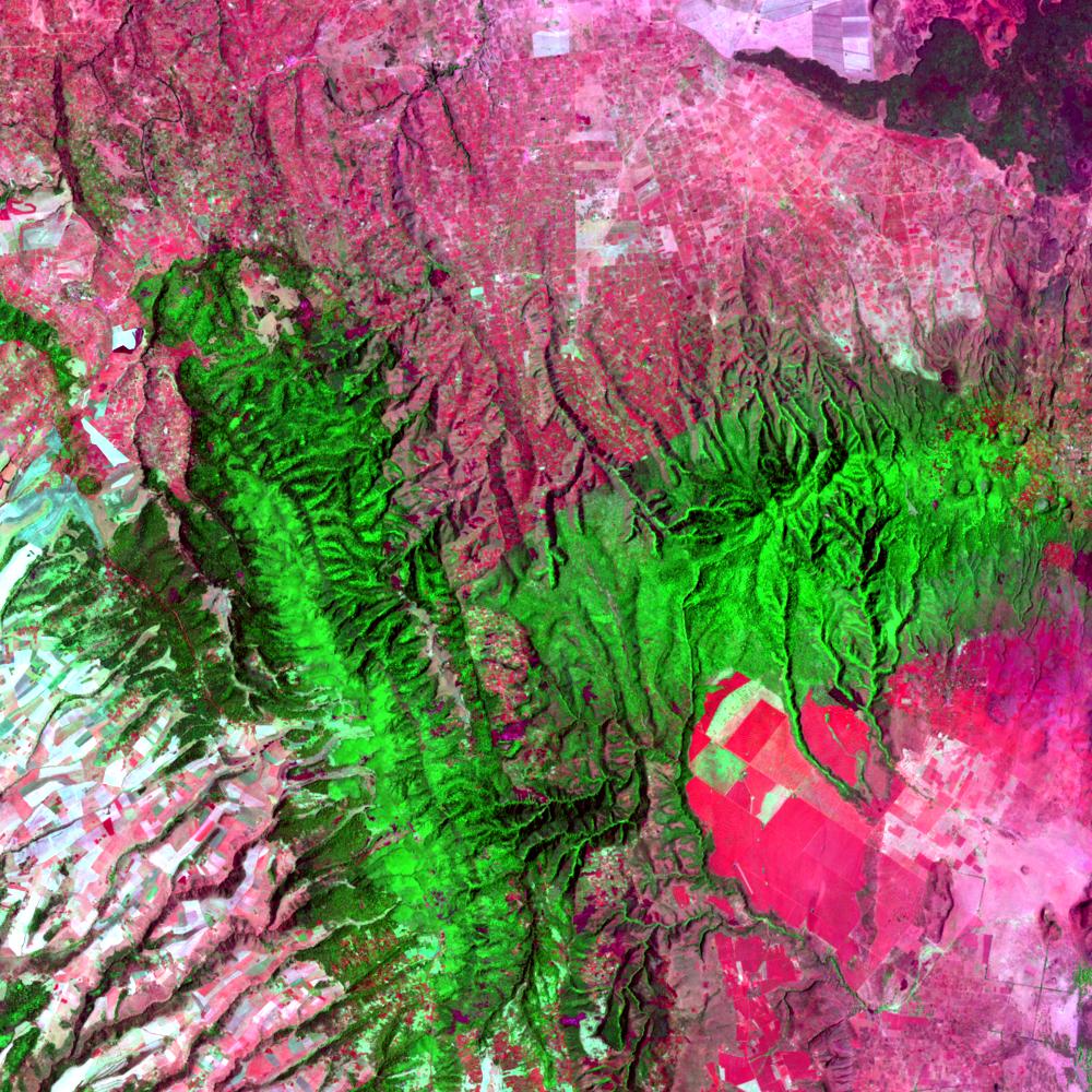 L71169060_20000212Volcanics